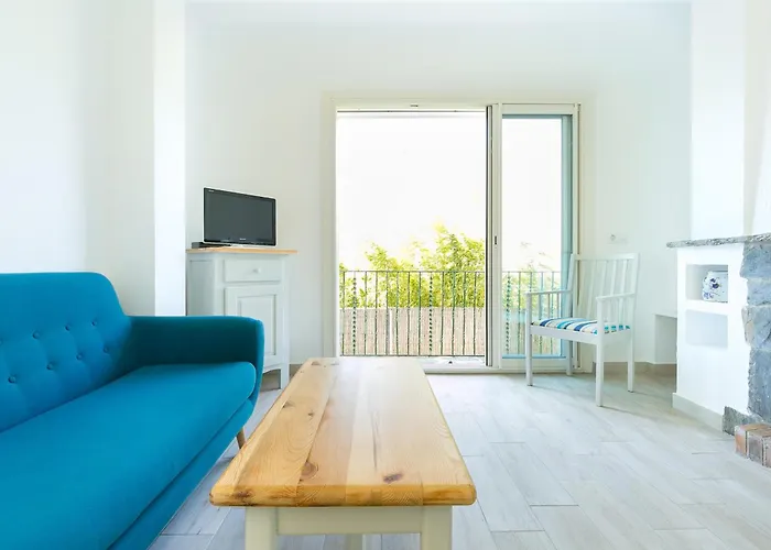 Apartamento Luminoso Y Espacioso Con Gran Jardin Privado, A Solo 150M De La Playa - Es-228-136